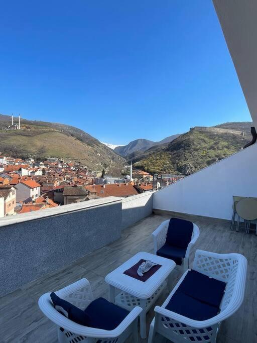 Penthouse With Castle View Lägenhet Prizren Exteriör bild
